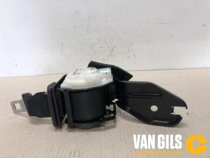 Gebruikte Veiligheidsgordel links-achter Mazda CX-7 2.2 MZR-CD 16V Prijs op aanvraag aangeboden door Van Gils Automotive