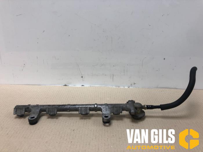 Gebruikte Common rail (Injectie) Toyota Yaris (P1) 1.0 16V VVT-i Prijs € 50,00 Margeregeling aangeboden door Van Gils Automotive