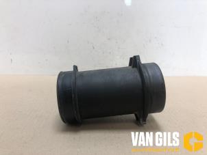 Gebruikte Luchtmassameter Mercedes SLK (R170) 2.0 200 16V Prijs € 60,00 Margeregeling aangeboden door Van Gils Automotive