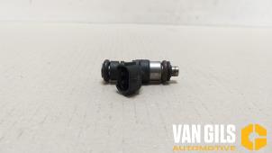 Gebruikte Injector (benzine injectie) Volkswagen Up! (121) 1.0 12V 75 Prijs € 30,00 Margeregeling aangeboden door Van Gils Automotive