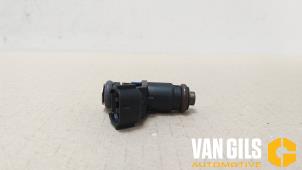 Gebruikte Injector (benzine injectie) Volkswagen Up! (121) 1.0 12V 60 Prijs € 30,00 Margeregeling aangeboden door Van Gils Automotive