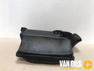 Gebruikte Luchtfilterhuis Renault Kangoo/Grand Kangoo (KW) 1.6 16V Prijs op aanvraag aangeboden door Van Gils Automotive