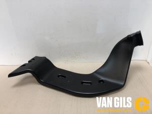 Gebruikte Luchtgeleider Volkswagen Golf Sportsvan (AUVS) 1.6 TDI BlueMotion 16V Prijs € 36,30 Inclusief btw aangeboden door Van Gils Automotive