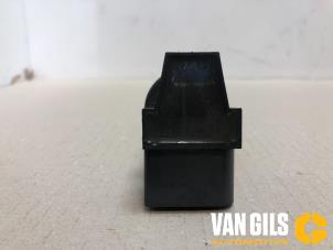 Gebruikte Pen Bobine Volkswagen Polo V (6R) 1.4 16V Prijs € 30,00 Margeregeling aangeboden door Van Gils Automotive