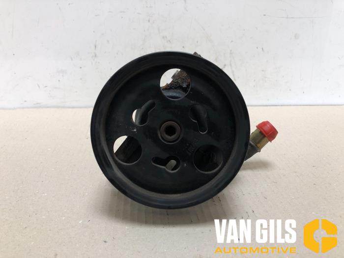 Gebruikte Servopomp Ford Fiesta 4 1.3i Prijs € 60,00 Margeregeling aangeboden door Van Gils Automotive