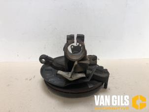 Gebruikte Fusee rechts-voor Volkswagen Polo IV (9N1/2/3) 1.2 12V Prijs € 65,00 Margeregeling aangeboden door Van Gils Automotive