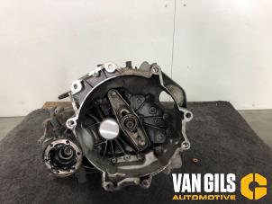 Gebruikte Versnellingsbak Volkswagen Polo IV (9N1/2/3) 1.2 12V Prijs € 200,00 Margeregeling aangeboden door Van Gils Automotive