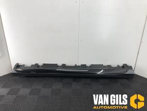 Gebruikte Sideskirt links Mercedes GLE (V167) Prijs € 225,00 Margeregeling aangeboden door Van Gils Automotive