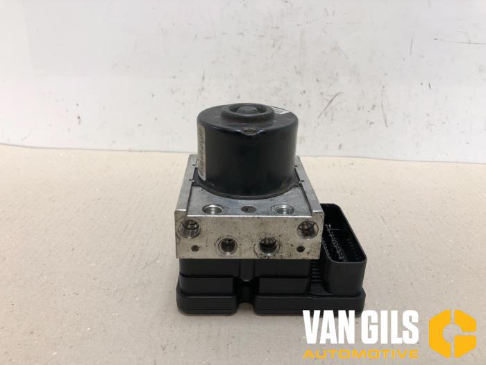 Gebruikte ABS Pomp Ford Transit Connect 1.8 TDCi 90 Prijs op aanvraag aangeboden door Van Gils Automotive