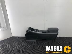 Gebruikte Middenconsoles Mazda CX-7 2.2 MZR-CD 16V Prijs op aanvraag aangeboden door Van Gils Automotive