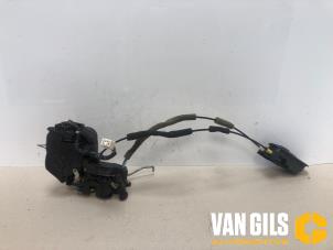 Gebruikte Deurslot Mechaniek 4Deurs rechts-achter Mazda CX-7 2.2 MZR-CD 16V Prijs € 45,00 Margeregeling aangeboden door Van Gils Automotive