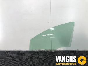 Gebruikte Portierruit 4Deurs links-voor Mazda CX-7 2.2 MZR-CD 16V Prijs € 45,00 Margeregeling aangeboden door Van Gils Automotive