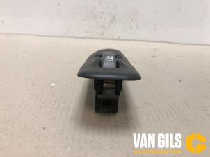 Gebruikte Elektrisch Raam Schakelaar Chevrolet Trans Sport 3.4 V6 Prijs € 40,00 Margeregeling aangeboden door Van Gils Automotive