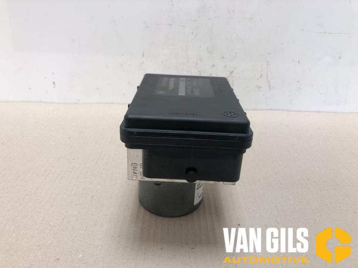 ABS Pomp van een Kia Rio IV (YB) 1.2 MPI 16V 2019