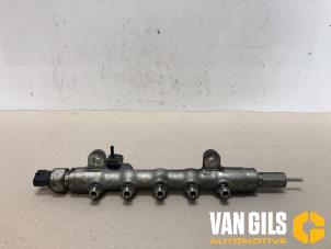 Gebruikte Injector brug Mazda CX-7 2.2 MZR-CD 16V Prijs € 30,00 Margeregeling aangeboden door Van Gils Automotive
