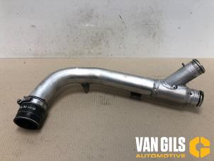 Gebruikte Intercooler Buis Audi A8 (D3) 3.0 TDI V6 24V Quattro Prijs € 30,00 Margeregeling aangeboden door Van Gils Automotive