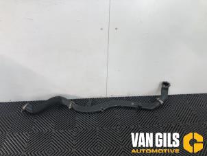 Gebruikte Intercooler Slang Audi A8 (D3) 3.0 TDI V6 24V Quattro Prijs € 30,00 Margeregeling aangeboden door Van Gils Automotive