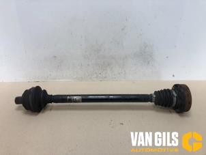 Gebruikte Aandrijfas links-achter Audi A8 (D3) 3.0 TDI V6 24V Quattro Prijs € 75,00 Margeregeling aangeboden door Van Gils Automotive