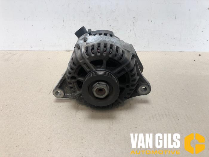 Gebruikte Dynamo Nissan Micra (K12) 1.4 16V Prijs € 75,00 Margeregeling aangeboden door Van Gils Automotive