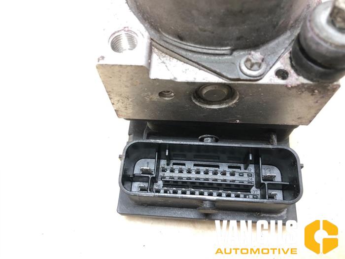 ABS Pomp van een Citroën Jumpy (G9) 1.6 HDI 16V 2008