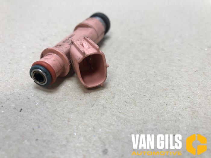 Injector (petrol injection) Toyota Yaris O239372 VanGilsAutomotive