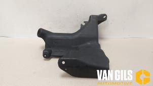 Gebruikte Ruitensproeiertank voor Opel Insignia Grand Sport 2.0 GSi Turbo 16V 4x4 Prijs op aanvraag aangeboden door Van Gils Automotive