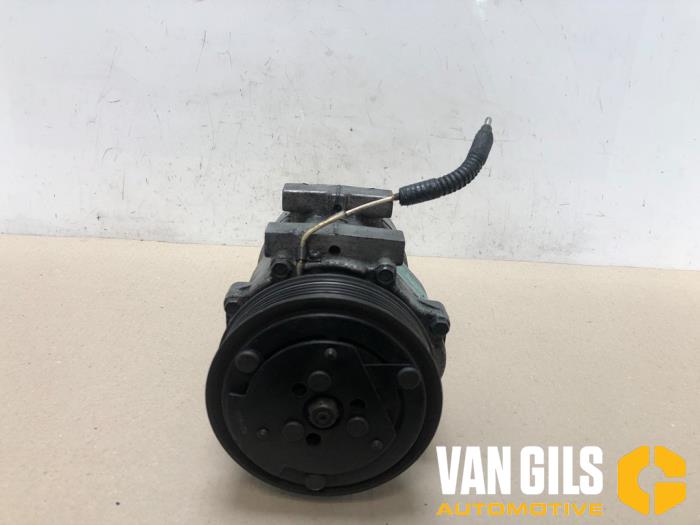 Gebruikte Pomp Airco Renault Megane Scénic (JA) 2.0 RT Prijs € 35,00 Margeregeling aangeboden door Van Gils Automotive