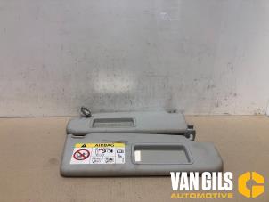 Gebruikte Zonneklep set Volkswagen Up! (121) 1.0 12V 60 Prijs € 45,00 Margeregeling aangeboden door Van Gils Automotive