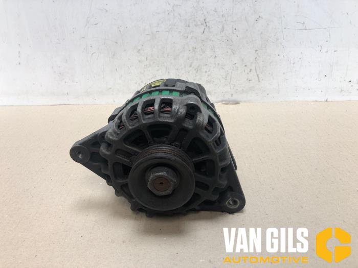 Gebruikte Dynamo Hyundai Coupe 2.0i 16V CVVT Prijs € 75,00 Margeregeling aangeboden door Van Gils Automotive