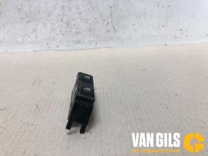 Gebruikte Ruit schakelaar elektrisch BMW 3 serie (E46/2) 318 Ci Prijs € 40,00 Margeregeling aangeboden door Van Gils Automotive
