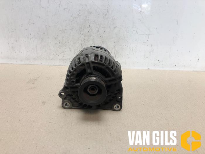Gebruikte Dynamo Volkswagen Transporter T5 Prijs € 75,00 Margeregeling aangeboden door Van Gils Automotive