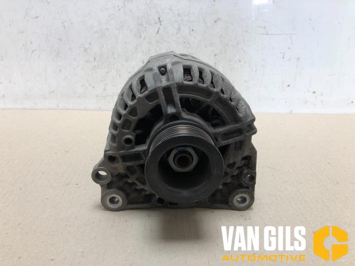 Gebruikte Dynamo Volkswagen Transporter T5 Prijs € 75,00 Margeregeling aangeboden door Van Gils Automotive