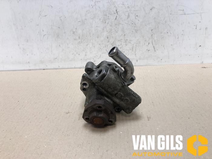 Gebruikte Pomp Servo Volkswagen Transporter T5 2.0 Prijs € 110,00 Margeregeling aangeboden door Van Gils Automotive