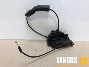 Gebruikte Slotmechaniek Portier 4Deurs rechts-voor Renault Grand Scénic III (JZ) 1.4 16V TCe 130 Prijs € 45,00 Margeregeling aangeboden door Van Gils Automotive