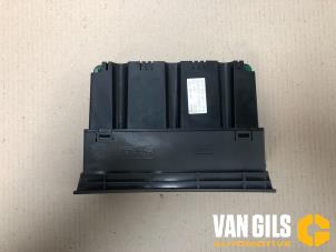 Gebruikte Chaufage Bedieningspaneel Saab 9-5 (YS3E) 3.0 t V6 24V Prijs € 50,00 Margeregeling aangeboden door Van Gils Automotive