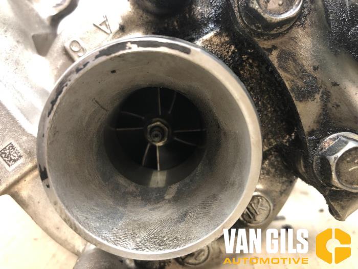 Turbo van een Ford Fiesta 6 (JA8) 1.6 TDCi 16V ECOnetic 2012