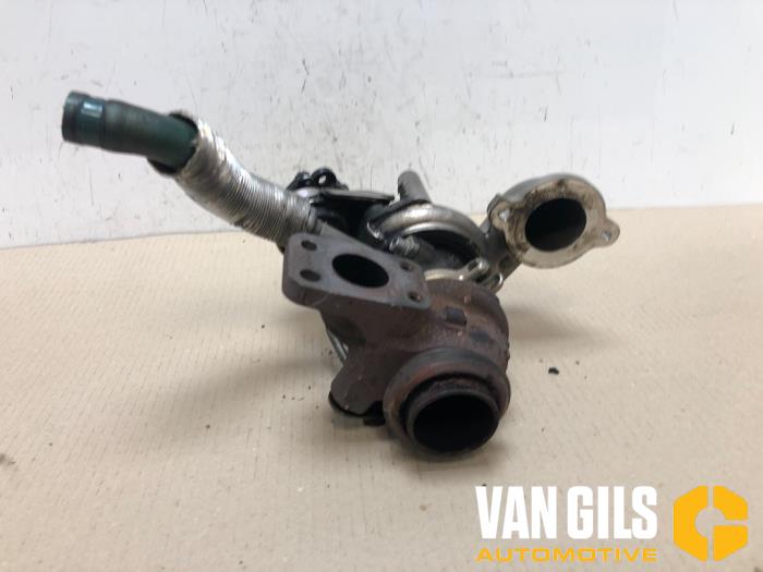 Turbo van een Ford Fiesta 6 (JA8) 1.6 TDCi 16V ECOnetic 2012