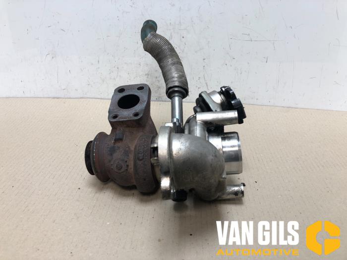 Turbo van een Ford Fiesta 6 (JA8) 1.6 TDCi 16V ECOnetic 2012