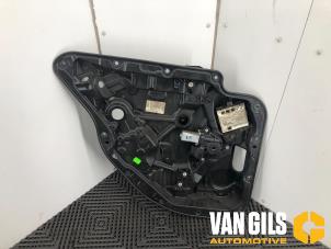 Gebruikte Ruitmechaniek 2Deurs links-achter Mercedes C (W205) C-180 1.6 16V Prijs op aanvraag aangeboden door Van Gils Automotive