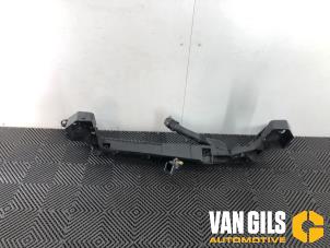 Gebruikte Voorfront Renault Clio III (BR/CR) 1.2 16V 75 Prijs € 50,00 Margeregeling aangeboden door Van Gils Automotive