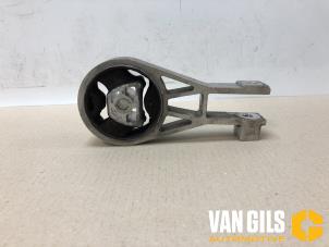 Gebruikte Motorsteun Opel Corsa D 1.2 16V Prijs € 30,00 Margeregeling aangeboden door Van Gils Automotive