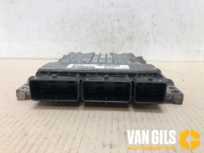 Gebruikte Computer Motormanagement Renault Megane III Grandtour (KZ) 1.5 dCi 110 Prijs op aanvraag aangeboden door Van Gils Automotive