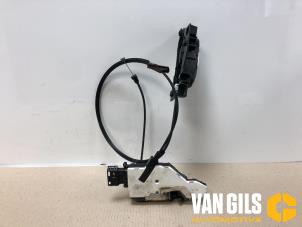 Gebruikte Deurslot Mechaniek 4Deurs rechts-voor Peugeot 207/207+ (WA/WC/WM) 1.4 16V VTi Prijs € 45,00 Margeregeling aangeboden door Van Gils Automotive