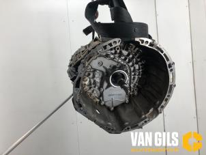 Gebruikte Automaatbak Mercedes C (W205) C-180 1.6 16V Prijs € 800,00 Margeregeling aangeboden door Van Gils Automotive