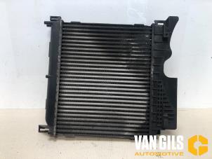 Gebruikte Intercooler Chrysler Voyager/Grand Voyager (RG/RS) 2.8 CRD 16V Grand Voyager Prijs € 60,00 Margeregeling aangeboden door Van Gils Automotive