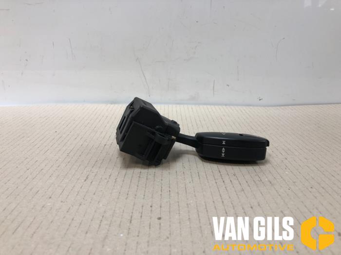 Cruise Control Bediening van een BMW 5 serie Touring (E61) 525d 24V 2004
