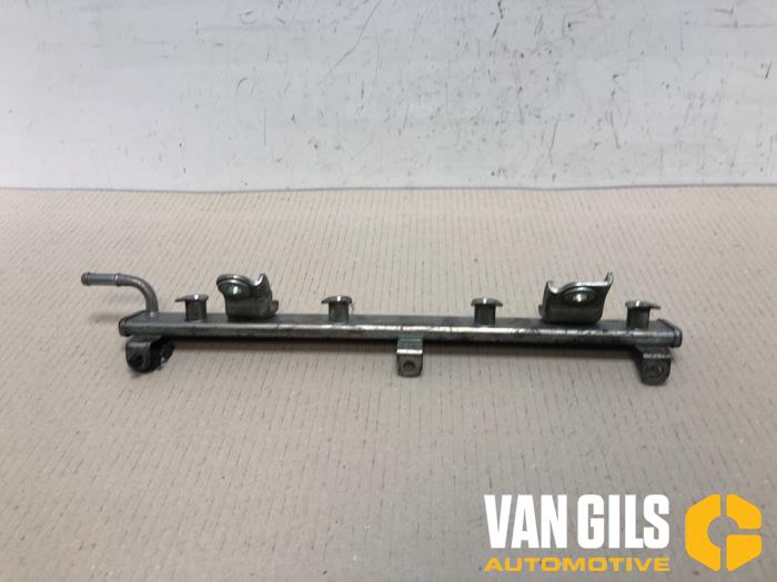 Gebruikte Injector brug Suzuki Swift (ZA/ZC/ZD1/2/3/9) 1.3 VVT 16V Prijs € 30,00 Margeregeling aangeboden door Van Gils Automotive