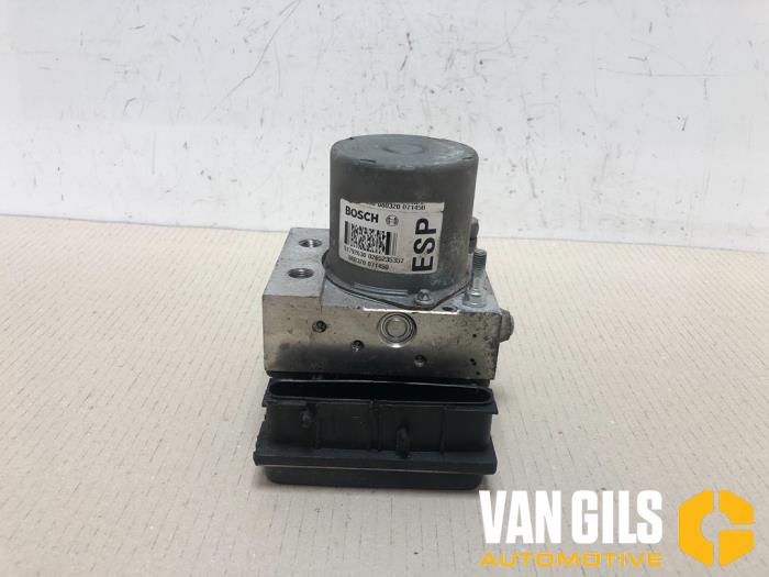 Gebruikte ABS Pomp Alfa Romeo GT (937) 1.9 JTD 16V Multijet Prijs € 80,00 Margeregeling aangeboden door Van Gils Automotive