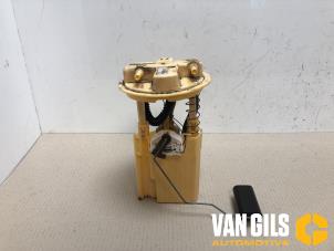 Gebruikte Tank element Pomp Renault Clio IV (5R) 1.5 Energy dCi 90 FAP Prijs op aanvraag aangeboden door Van Gils Automotive