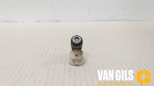 Gebruikte Injector (benzine injectie) Volkswagen Polo V (6R) 1.4 16V Prijs € 30,00 Margeregeling aangeboden door Van Gils Automotive